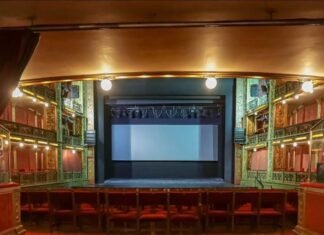 Con una propuesta inédita, el Teatro Roma de Avellaneda celebra su 120º aniversario