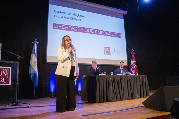 Alicia Kirchner recibió el título de Doctora Honoris Causa en la UNLa1