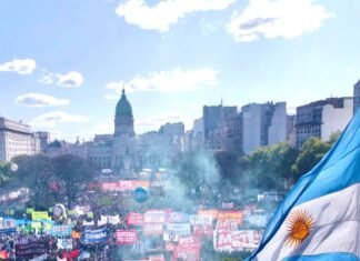 Masiva Marcha Federal Universitaria contra el recorte presupuestario
