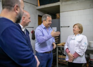 Brown: reconocimiento municipal a una vecina emprendedora que ganó el campeonato nacional de Pan Dulce Artesanal
