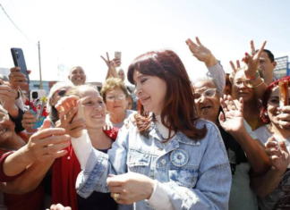 Cristina recorrió La Matanza y les pidió a los vecinos «organizarse»