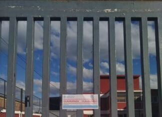 ACUMAR y el Municipio clausuraron una Química del Parque industrial que continuaba el Arroyo del Rey