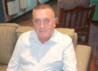 Carlos Bonino pidió la renuncia de Martín Lousteau al frente de la UCR: “Representa a un radicalismo porteño, sectario y sin una visión federal”