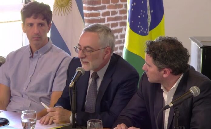 El embajador brasileño Julio Glinternick Bitelli visitó la UNLa y resaltó que la relación bilateral debe trascender las coyunturas políticas