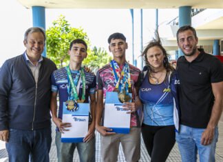 El Municipio de Brown reconoció a dos vecinos campeones de Patín