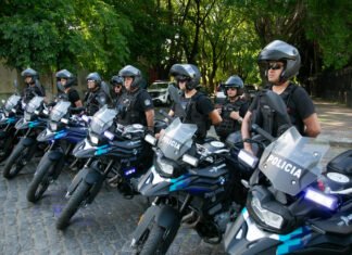 Megaoperativo conjunto de la Policía Bonaerense y Fuerzas Federales en localidades y barrios de Brown