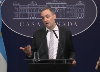 El Gobierno anunció una reforma para que hospitales y universidades públicas cobren aranceles a extranjeros