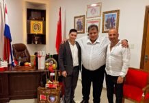 Lucas Abd junto a líderes del Partido Colorado en Paraguay