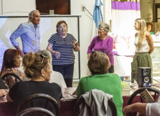 En Almirante Brown asesoran a adultos mayores para prevenir estafas virtuales