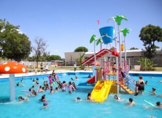 Jorge Ferraresi inauguró una piscina semiolímpica en el Polideportivo José Mármol de la localidad de Piñeiro