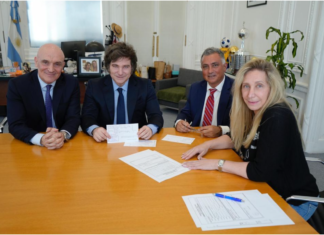 Para «hacerle frente» a Kicillof: Espert se afilió a La Libertad Avanza y Milei le dio la bienvenida