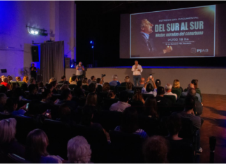 Homenaje de vecinos y militantes a Néstor Kirchner en Burzaco