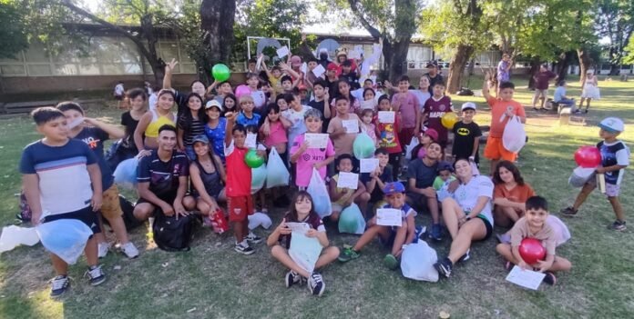 Con la visita de los Reyes Magos y un show de payasos, cerró una nueva edición del Programa de Verano de la UNLa3