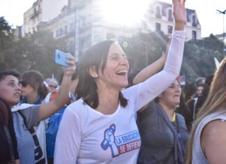 Territorios en Lucha marcha por un bono educativo de $300.000: «A ningún pibe o piba le debe faltar lo necesario para empezar las clases»