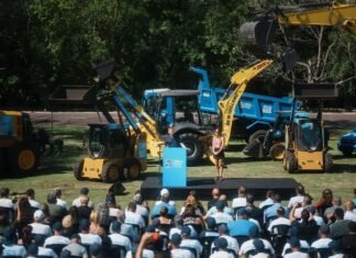 Federico Otermín presentó 23 camiones y máquinas para reforzar Comunidad Lomas Limpia