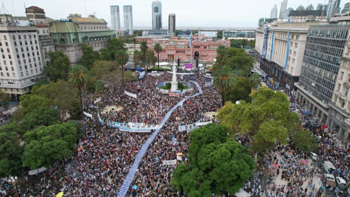 24-M-vistas-dron-Plaza-de-mayo-foto-2-1