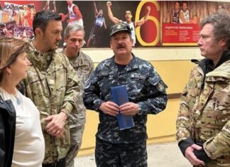 Javier Milei viajó a Bahía Blanca para supervisar la asistencia tras el temporal