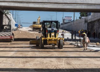 Pavimentan el túnel del Viaducto de la Rotonda Los Pinos en Burzaco, que entra en su última etapa