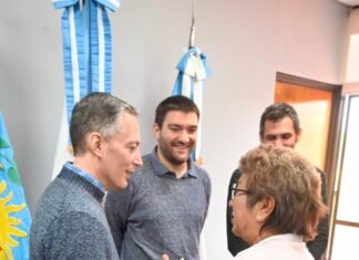 Fernando Gray realizó un reconocimiento a trabajadoras vecinales por sus tareas en el acompañamiento a la comunidad