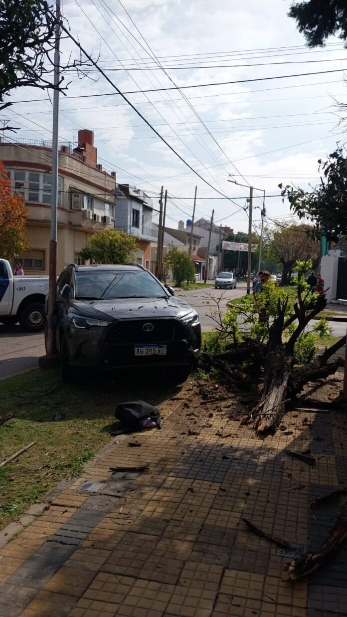 Lanus-robo-automotor-24-abril-25-4