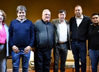 En la UNdAv: pluralidad de voces en la presentación del libro “El fin de la realidad” de Jonathan Taplin