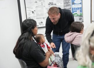 Otermín en Albertina: reunión de gabinete, encuentro con referentes sociales y recorrida por instituciones