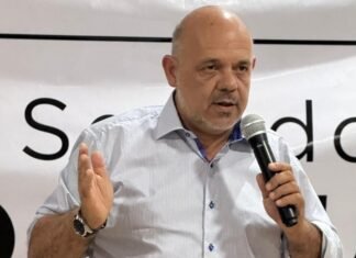 Curestis inaugura local y toma distancia de un pacto con el PRO: “No sucedió en la Ciudad, no sé por qué tendría que ocurrir en Provincia”