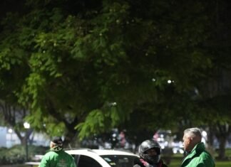 Operativo de seguridad en la Plaza Mitre de Monte Grande