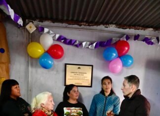 Fernando Gray visitó el comedor «Una Mano Más» en su 10° aniversario y entregó insumos