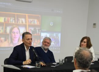 Fernando Gray expuso sobre políticas públicas y relaciones internacionales en la Universidad Pedagógica Nacional