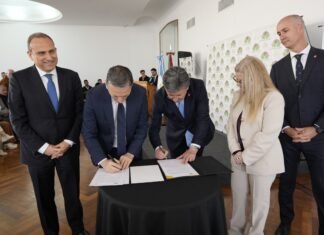 Fernando Gray firmó un convenio de hermanamiento entre Esteban Echeverría y Viana do Castelo