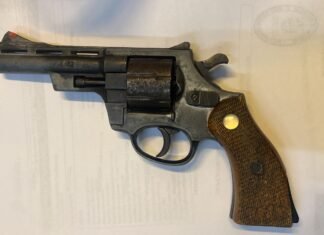 Avellaneda: detienen a dos personas por robo agravado con arma y vehículo robado