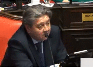 Polémica en la Legislatura bonaerense: Carlos Kikuchi justificó la reelección indefinida apelando a Churchill y el nazismo