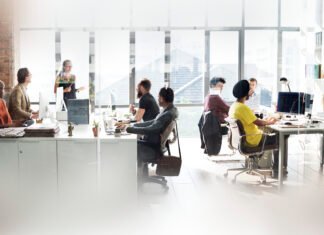 El futuro del trabajo remoto: redefiniendo el equilibrio en la era postpandemia