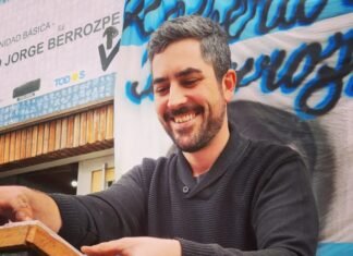 Gabriel Berrozpe advierte a Mayra Mendoza: «Si no hay acuerdo, habrá que discutir por adentro o por afuera»