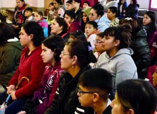 Programa EcheVERría: el Municipio entregó 604 anteojos a chicas y chicos de dos escuelas de Monte Grande