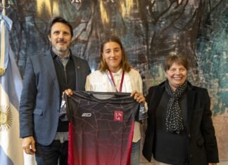 La vicerrectora de la UNLa recibió a Emma Knobl, la estudiante campeona panamericana con Las Leonas