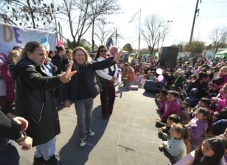 Mes de las infancias: Magui Gray recorrió plazas de Monte Grande Sur