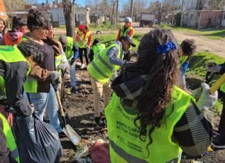 Juventud y medio ambiente: alianza entre el Vicenta Vidal Bou y Iniciativa Solidaria en Luis Guillón