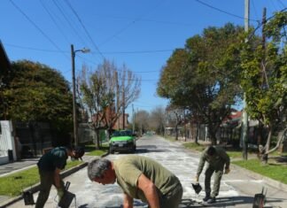 Avanzan los trabajos de tomado de juntas en las calles de Monte Grande