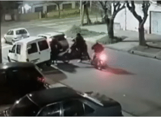 Violento asalto a motociclista en Remedios de Escalada: cuatro motochorros lo atacaron en un semáforo