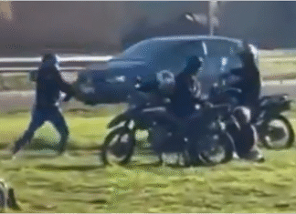 Violento robo en Ezeiza, a plena luz del día y a la vista de todos: le dispararon a un hombre para robarle la moto