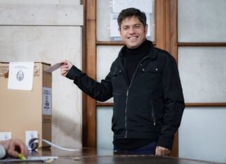 Kicillof, entre el telón y la calle: ¿se viene un acto de victoria o un lanzamiento presidencial?