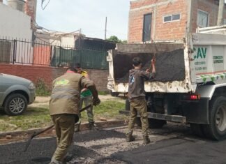 Continúan las obras de bacheo en El Jagüel
