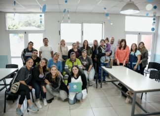 Magdalena Sierra entregó subsidios a instituciones educativas de Avellaneda