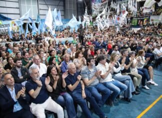 Ferraresi y Taiana encabezaron un multitudinario acto en Avellaneda