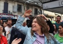 Manuela Castañeira y el cierre de campaña en Lomas de Zamora: “Queremos que las voces de los trabajadores y las feministas lleguen al Congreso”