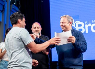 Cascallares presentó la marca «Hecho en Brown» y entregó reconocimiento a emprendedores