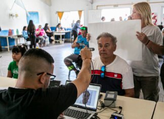 Lanzan un amplio operativo de documentación para vecinos de Mármol, Calzada, Don Orione, Burzaco y Glew