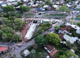 Con desvíos del tránsito programados, Almirante Brown encara la última etapa del paso bajo nivel de Calzada